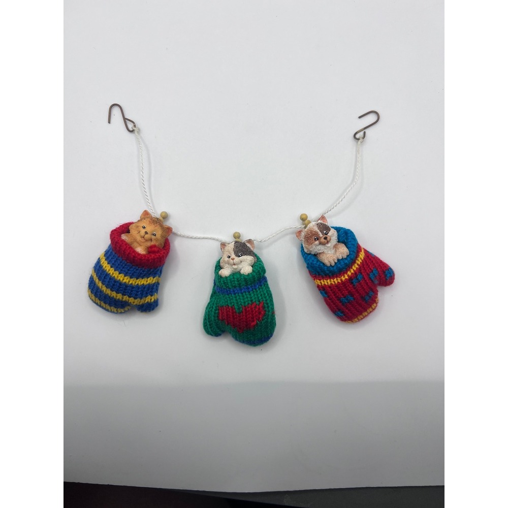 Vintage Mittens And Kittens Christmas Ornament 1990s Carlton‎ Cards No Box Rare